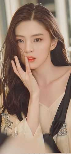 路人甲心声泄露后被反派全家团宠了作者：夕朝南歌