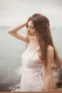 区区 作者：周凉西