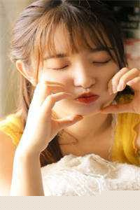 《诱吻青梅！乖戾少年弯腰轻哄》作者：南小非