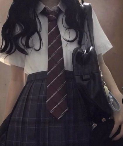 【po】《禁锢学姐》 作者：旁观者