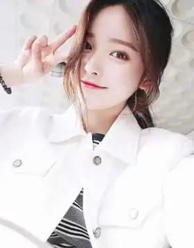 《穿成反派的病美人道侣》作者：后简