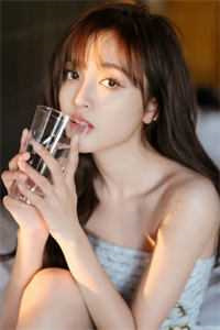 她是贵族学院的女配