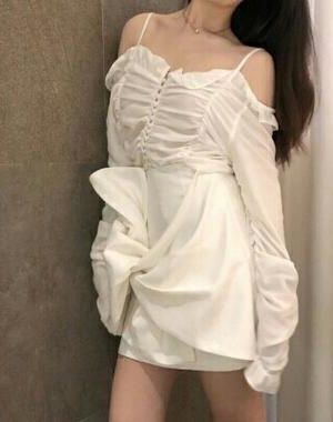 [废文 完结]《卿卿（又美又娇摄政王攻×很怕寂寞的太后胖受）》作者：细柳藏鸦