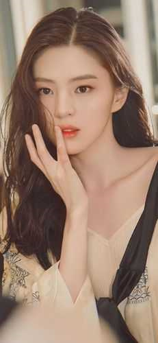 被抢女主后，拯救偏执反派大佬by序连